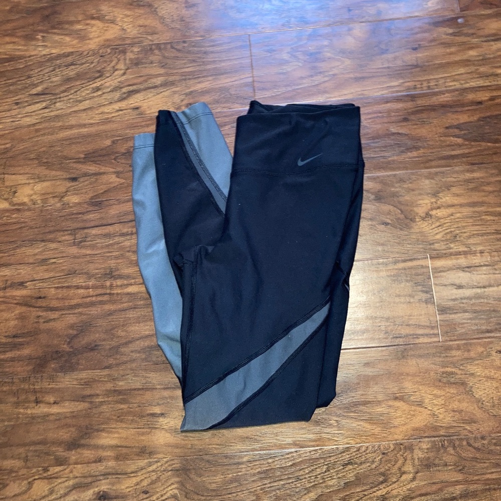 Nike leggings